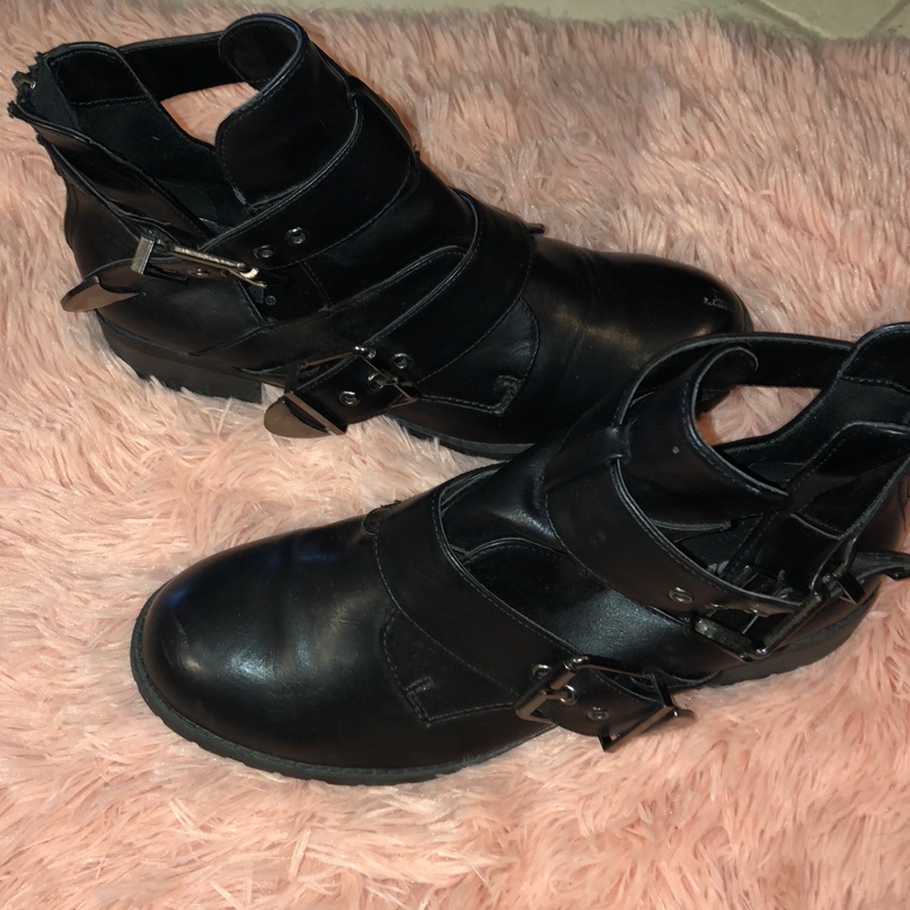 Black belt boots
